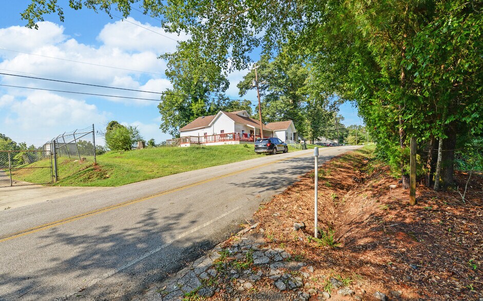 More Photos Of 250 E Currahee St, Toccoa Warehouse For Sale