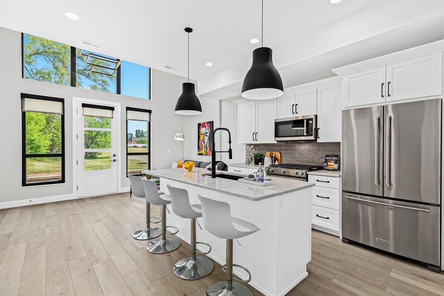 More Photos Of 460 W Tienken Rd, Rochester Hills Apartments For Sale