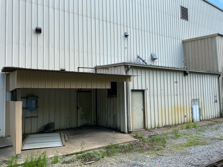 More Photos Of 6936 Industrial Rd, Nunnelly Manufacturing For Lease