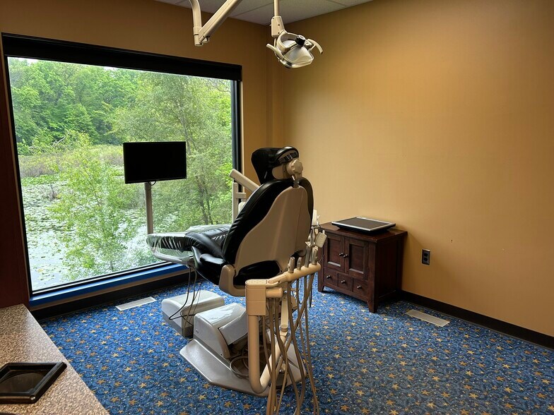 More Photos Of 6919 Grand River Rd, Brighton Medical For Sale