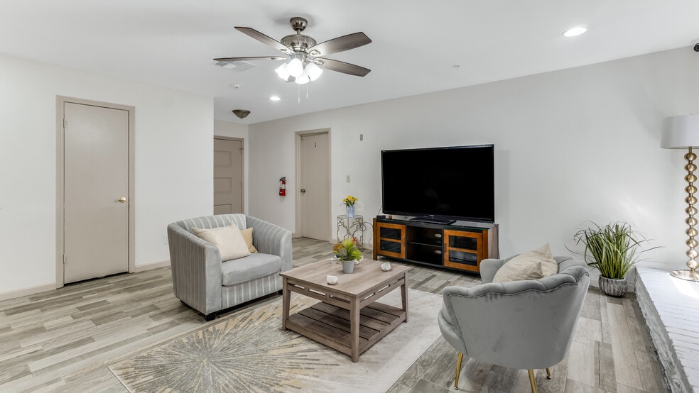 More Photos Of 5807 Old Lodge Dr, Houston Assisted Living For Sale