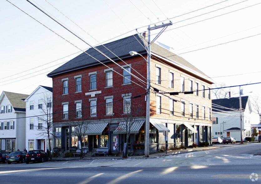 More Photos Of 80 Main St, Wiscasset Storefront Retail Residential For Lease