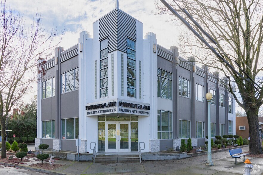 More Photos Of 2725 Riverside Blvd, Sacramento Coworking Space