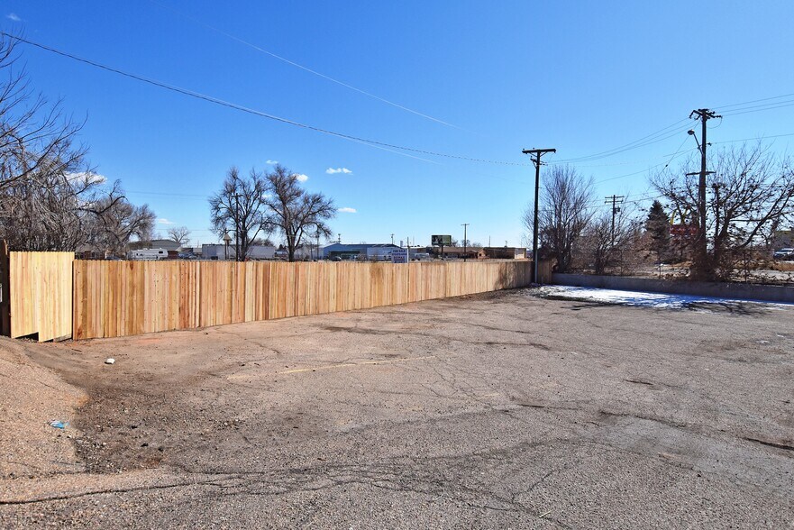 More Photos Of 2400-2408 8th Ave, Greeley Storefront Retail Office For Lease