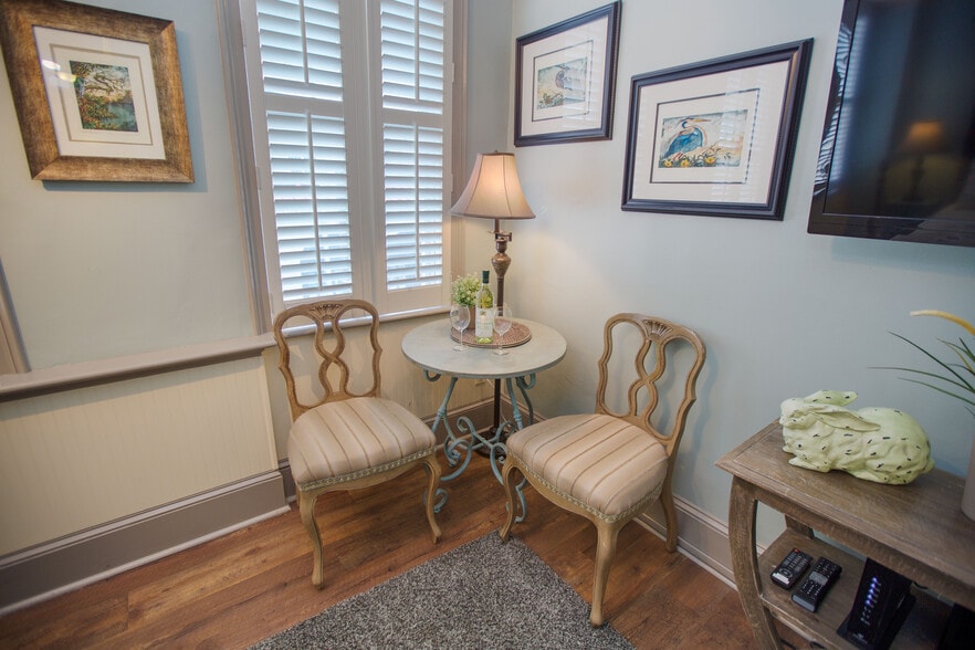 More Photos Of 96 N Market St, Charleston Storefront Retail Residential For Sale