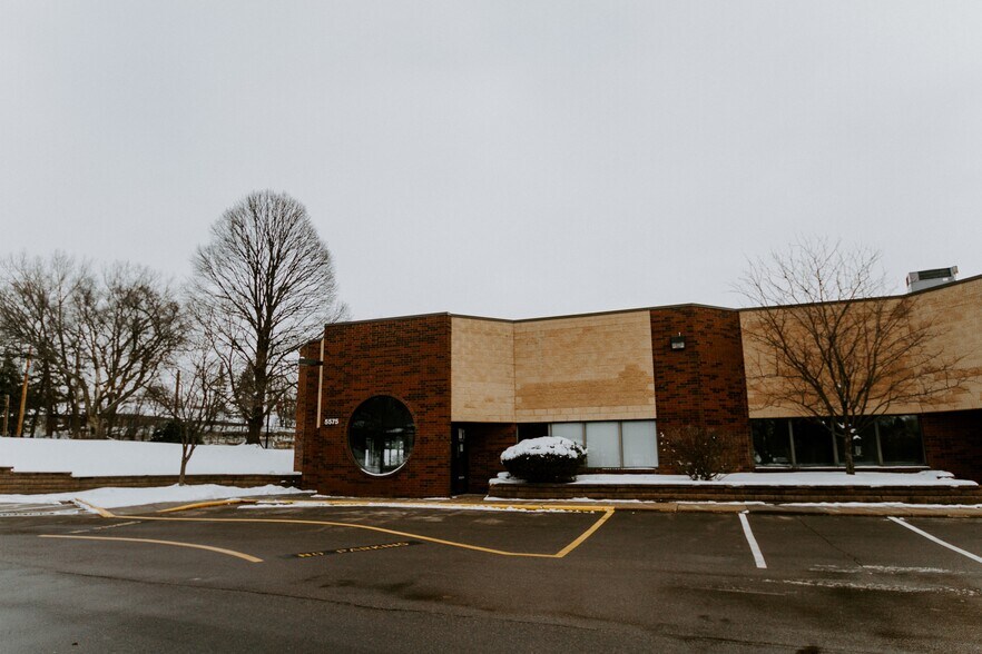 More Photos Of 5575-5599 W 78th St, Edina Research And Development For Lease