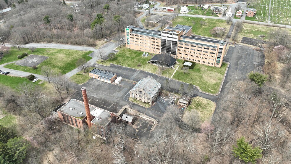 More Photos Of 101 Broad St, Ashland Hospital For Sale