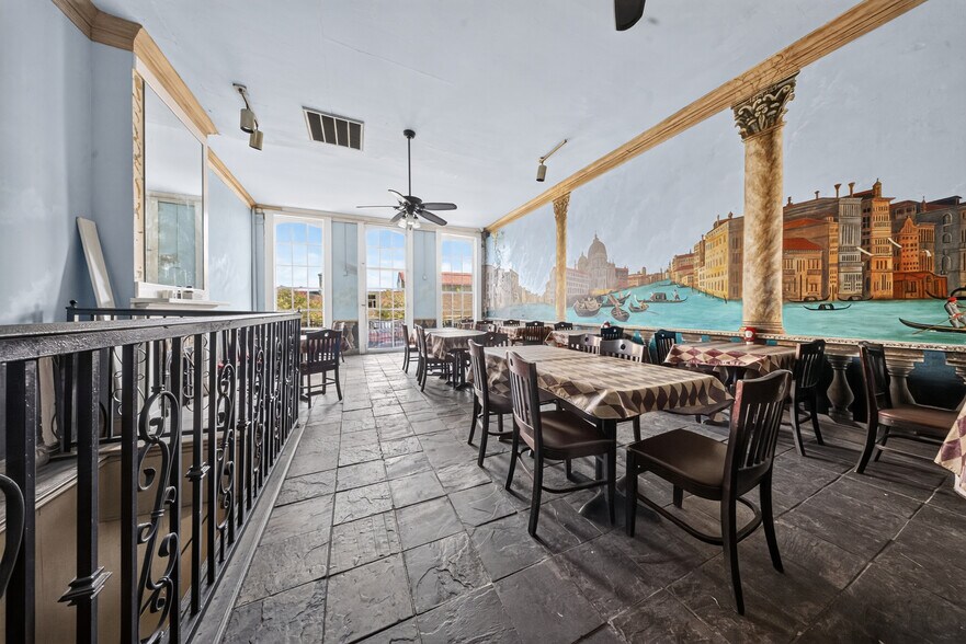More Photos Of 933 Decatur St, New Orleans Storefront For Sale