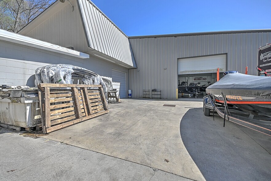 More Photos Of 2905 Cherokee Park Rd, Morristown Auto Dealership For Sale