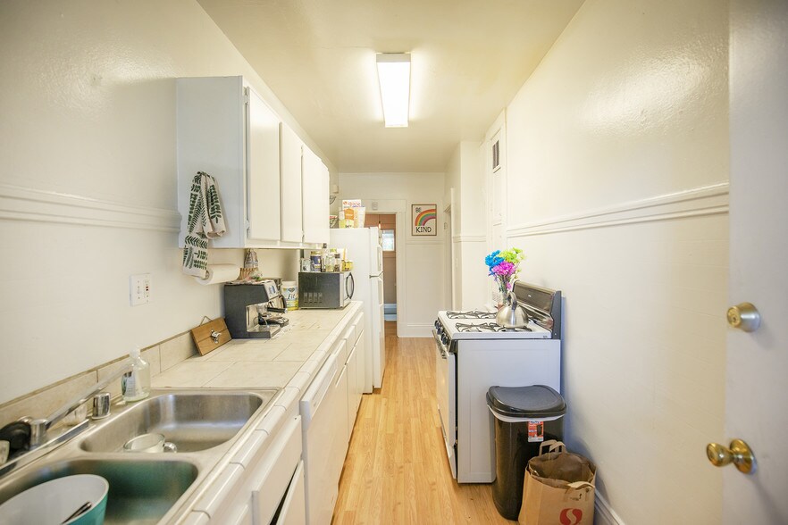 More Photos Of 620 14th St, Sacramento Apartments For Sale
