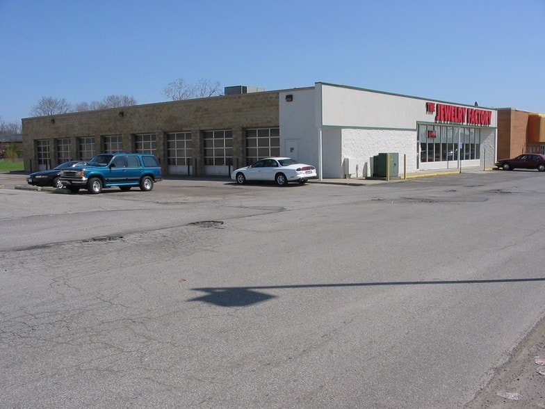 More Photos Of 4635 Northfield Rd, Cleveland Freestanding For Lease
