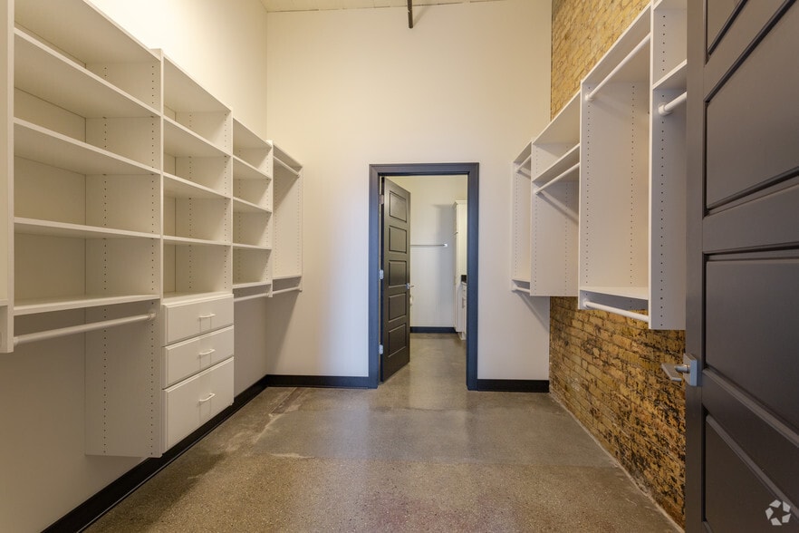 More Photos Of 226 N Water St, Milwaukee Apartments For Sale