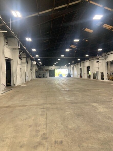 More Photos Of 650 E Taylor Ave, Saint Louis Warehouse For Lease