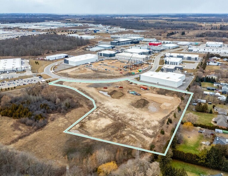 More Photos Of 100 Goddard Cres, Cambridge Distribution For Sale