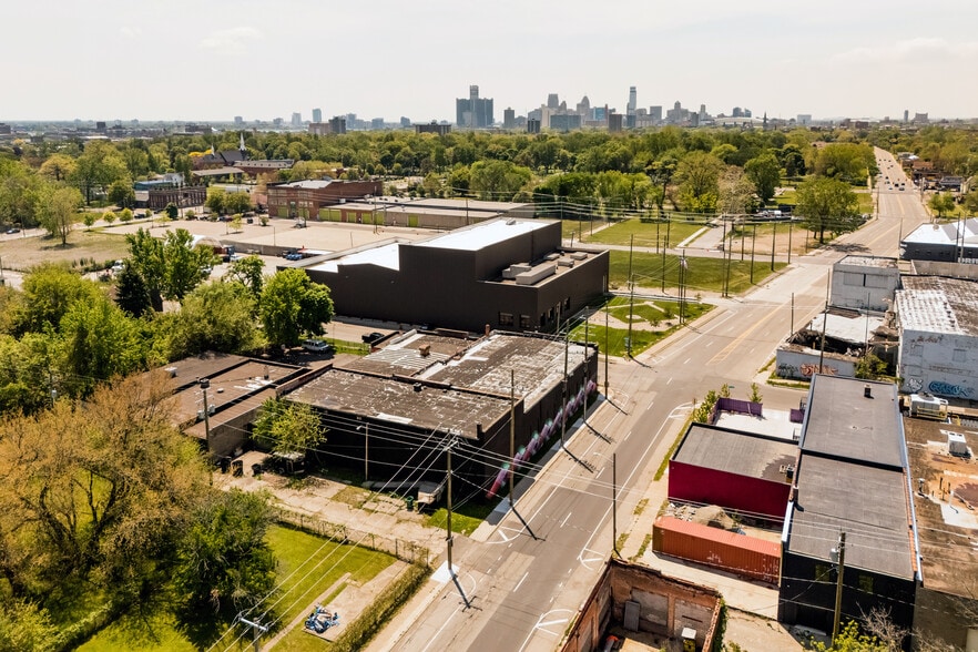 More Photos Of 2232-2240 Bellevue St, Detroit Warehouse For Sale