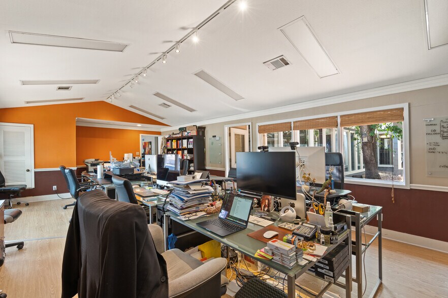 More Photos Of 3400 Northland Dr, Austin Office For Lease