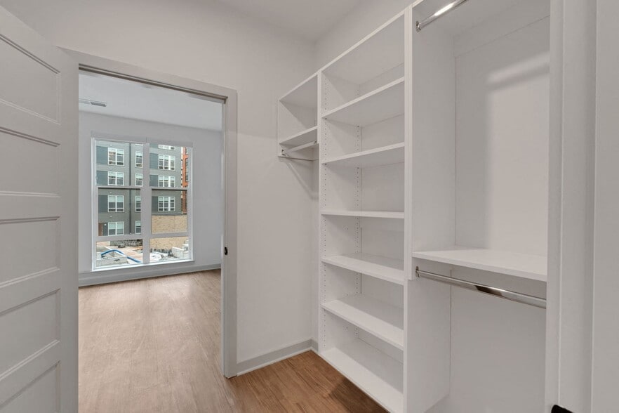 More Photos Of 11990 Heafield Way, Reston Apartments For Lease