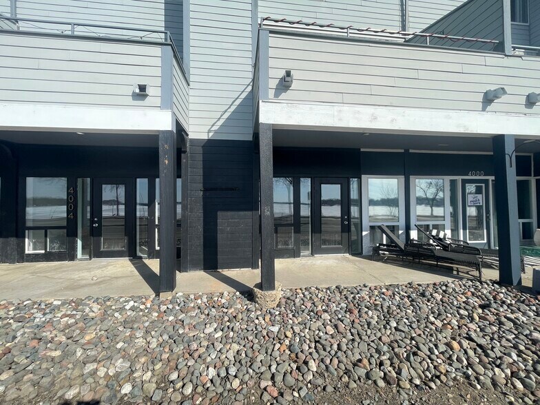 More Photos Of 4000-4016 Shoreline Dr, Spring Park, Spring Park Storefront Retail Residential For Lease