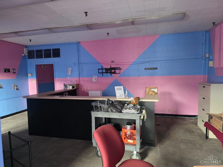 More Photos Of 2612 Gilbert Ave, Cincinnati Light Manufacturing For Sale