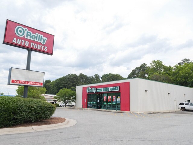 Primary Photo Of 322 S Madison Blvd, Roxboro General Retail For Sale