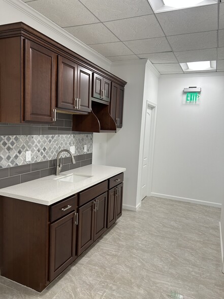 More Photos Of 1818 Grand Canal Blvd, Stockton Office For Lease