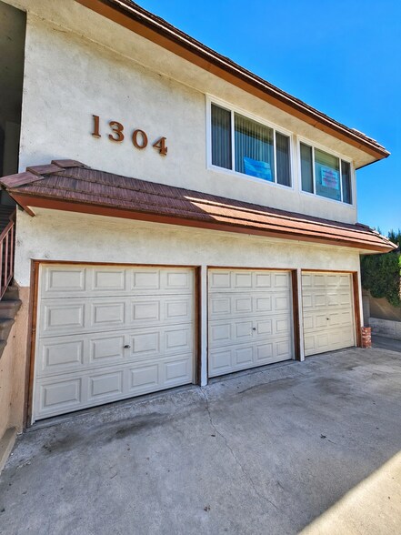 More Photos Of 1304 5th St, Glendale Multifamily For Sale
