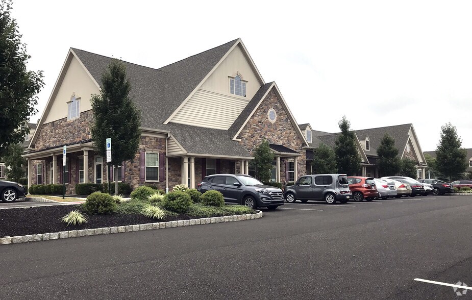 More Photos Of 2325 Heritage Center Dr, Furlong Unknown For Lease
