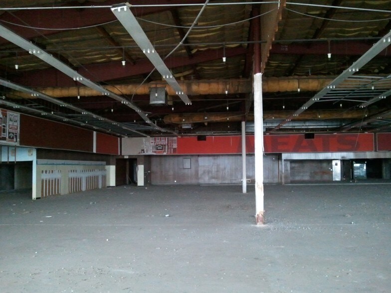 More Photos Of 415-417 Finley Dr, Taft Unknown For Lease