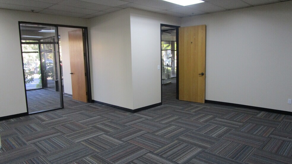 More Photos Of 6115-6125 State Farm Dr, Rohnert Park Light Manufacturing For Lease