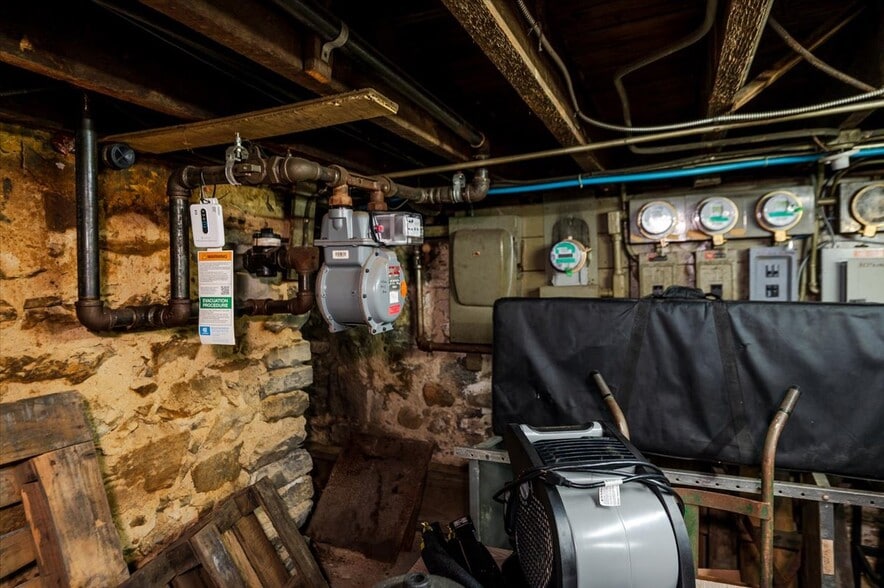 More Photos Of 2918 Bruckner Blvd, Bronx Bar For Sale