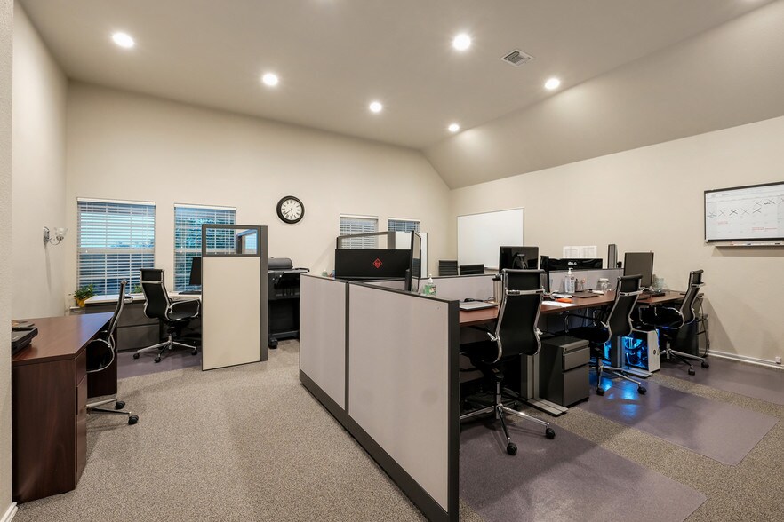 More Photos Of 13003 Jones Maltsberger Rd, San Antonio Loft Creative Space For Lease