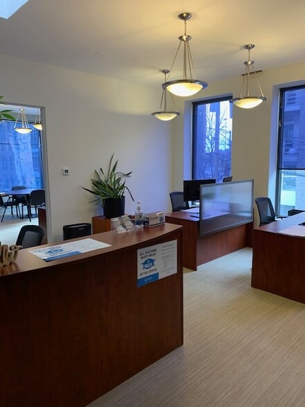 More Photos Of 760 N Ogden Ave, Chicago Office For Lease