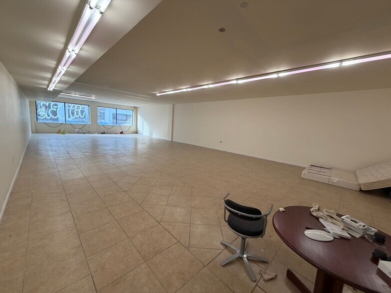 More Photos Of 952 Southern Blvd, Bronx Storefront Retail Office For Lease