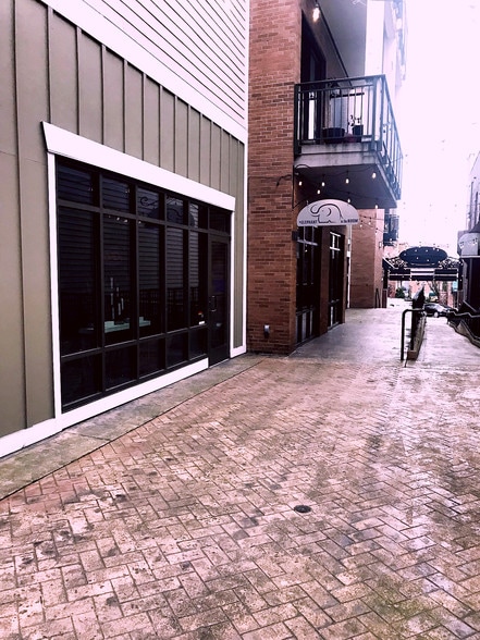 More Photos Of 1311-1315 11th St, Bellingham Storefront Retail Residential For Sale