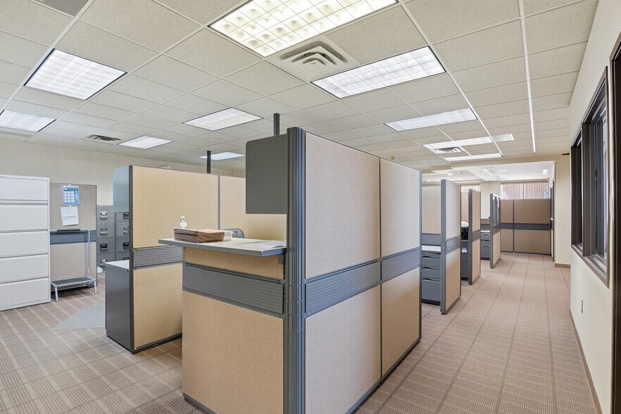 More Photos Of 23498-23520 Michigan Ave, Dearborn Office For Sale
