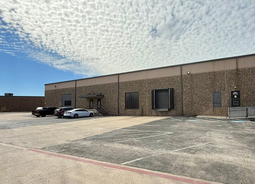 More Photos Of 1001 NE Loop 820, Fort Worth Distribution For Lease
