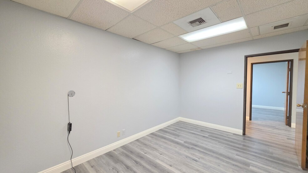 More Photos Of 647 E E St, Ontario Medical For Lease