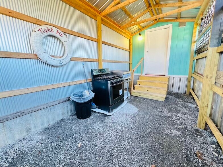 More Photos Of 128 Airport Rd, Jamestown General Retail For Sale