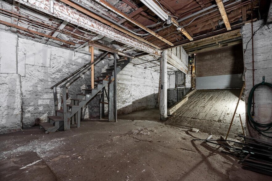 More Photos Of 4568 Penn Ave, Pittsburgh Industrial For Sale