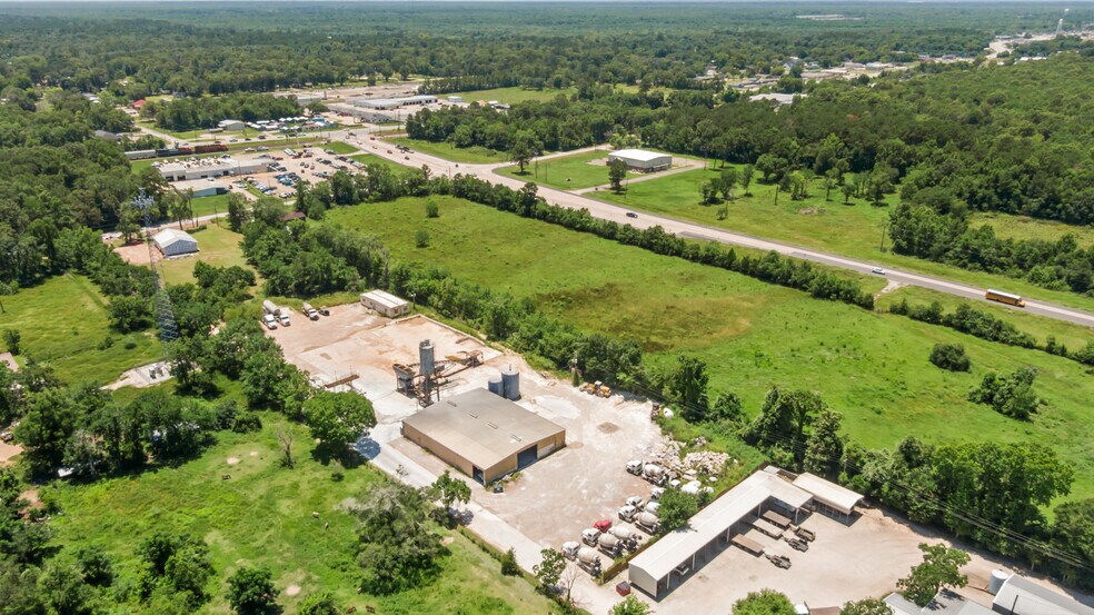 More Photos Of 3301 Beaumont Ave, Liberty Warehouse For Sale