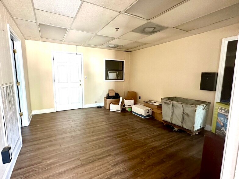 More Photos Of 131 S Varnell Rd, Tunnel Hill Distribution For Sale