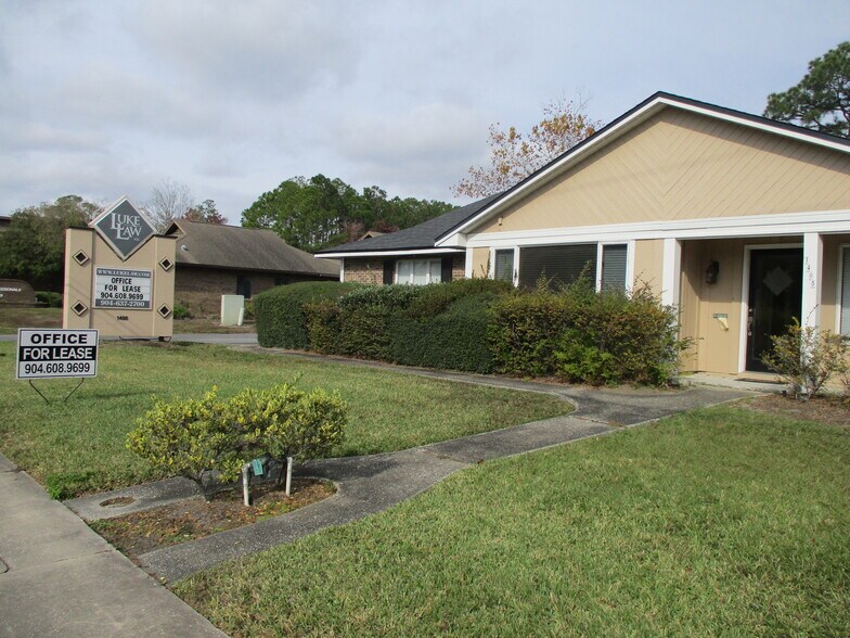 More Photos Of 1405 Kingsley Ave, Orange Park Office For Lease