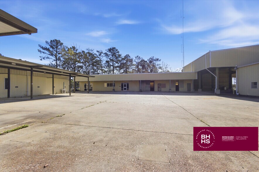 More Photos Of 3012 US-98, Mccomb Flex For Sale