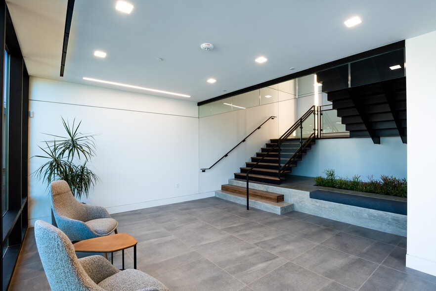 More Photos Of 200 Austin Hwy, San Antonio Office For Lease
