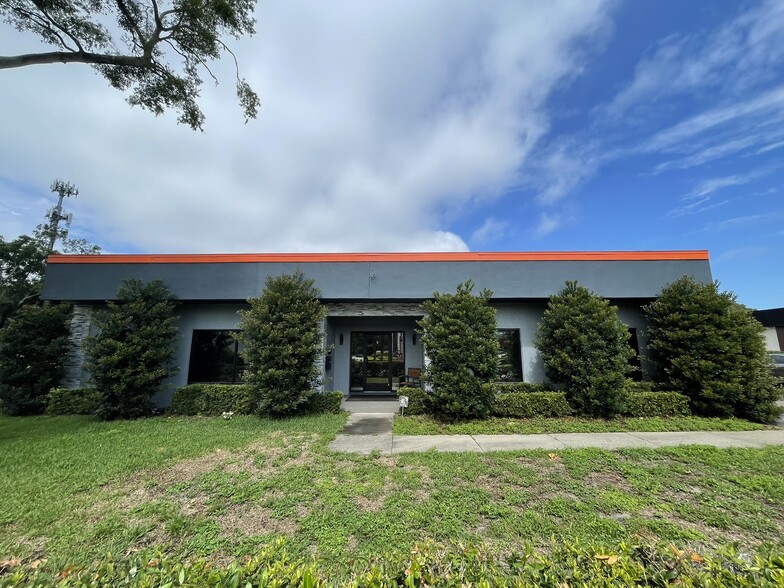 Primary Photo Of 278 Semoran Commerce Pl, Apopka Warehouse For Lease