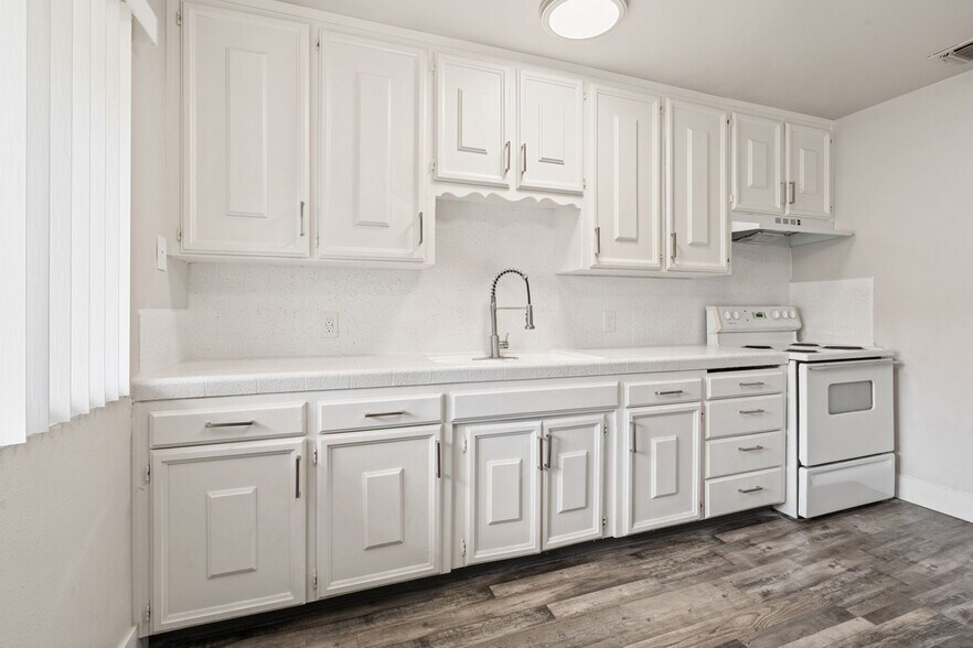 More Photos Of 3830-3850 E Ashlan Ave, Fresno Apartments For Sale