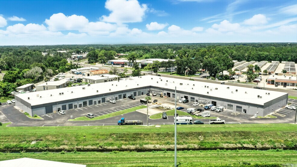 More Photos Of 6250-6270 Edgewater Dr, Orlando Light Distribution For Lease