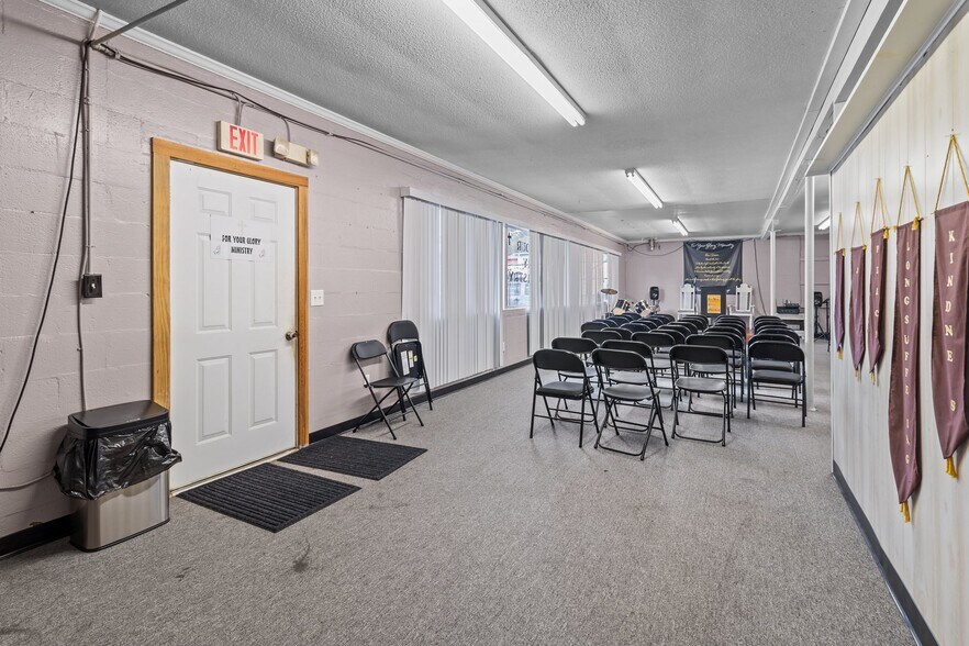 More Photos Of 1128 N Main St, Oakboro Restaurant For Sale