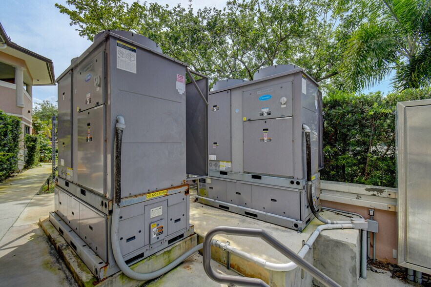 More Photos Of 2314 Seacrest Blvd, Boynton Beach Medical For Lease