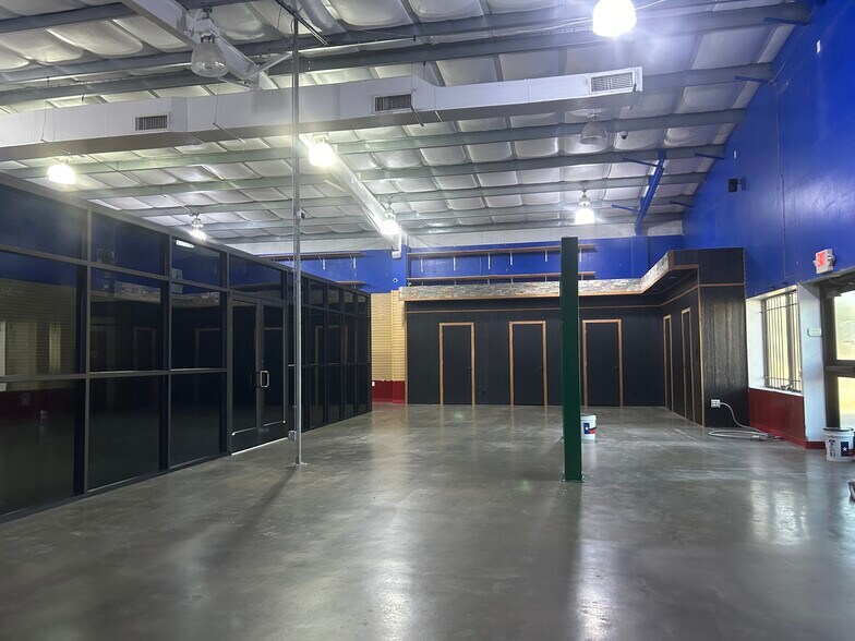 More Photos Of 6006 Ayers St, Corpus Christi Freestanding For Lease